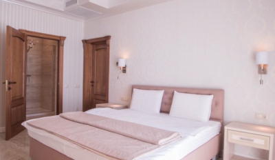 Люкс  2-местный  2-комнатный  корпус  «Сон у моря»