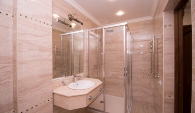 Люкс  2-местный  2-комнатный  корпус  «Сон у моря»